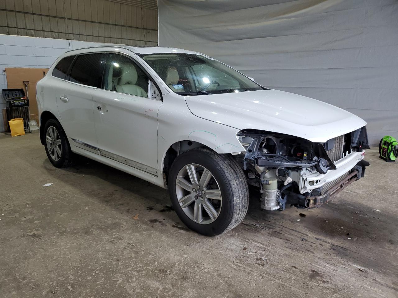 VOLVO XC60 T6 PLATINUM