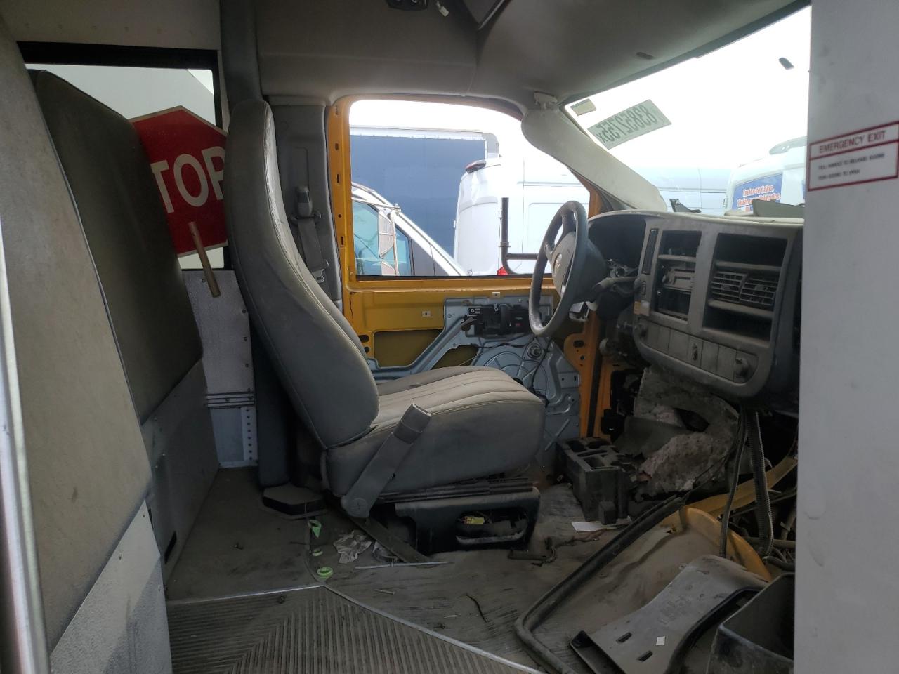 Lot #3256462722 2010 CHEVROLET BANTAM E350