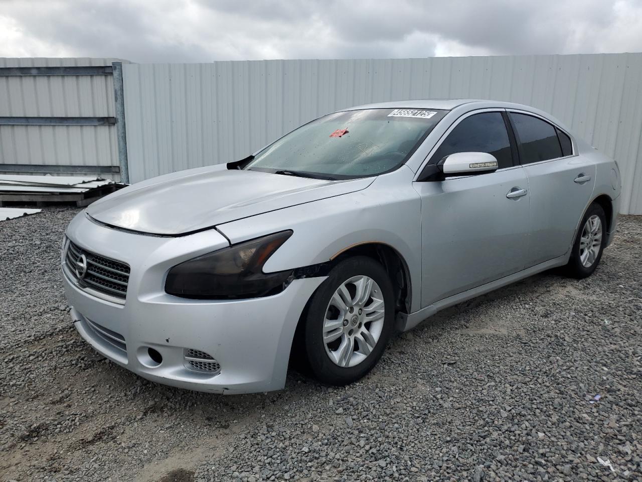 NISSAN MAXIMA S