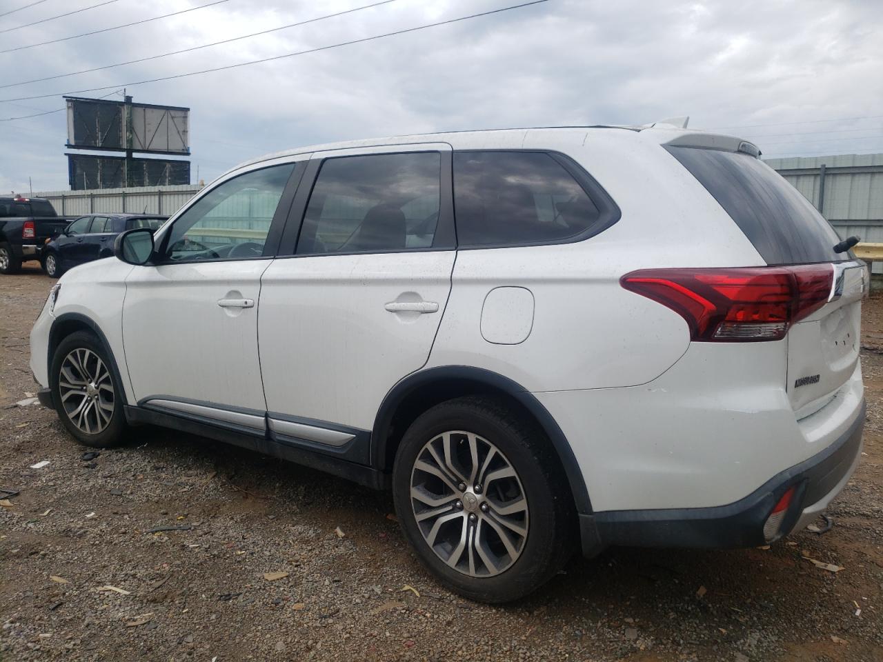 MITSUBISHI OUTLANDER ES