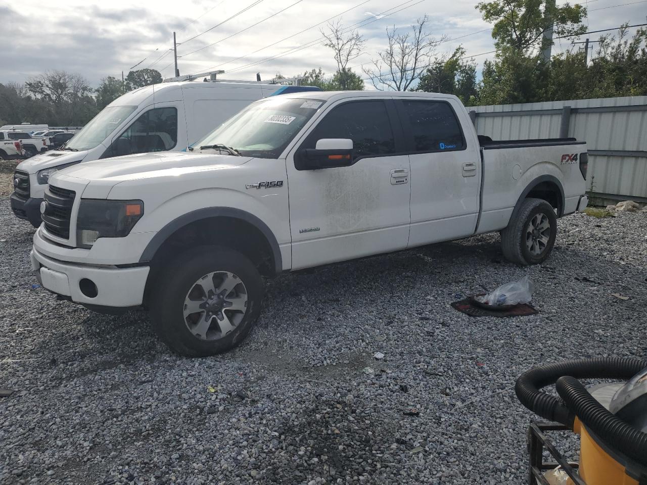 FORD F-150 SUPERCREW