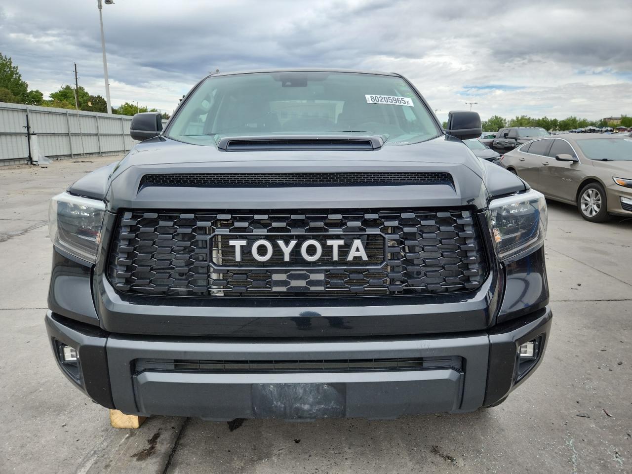 TOYOTA TUNDRA CREWMAX SR5
