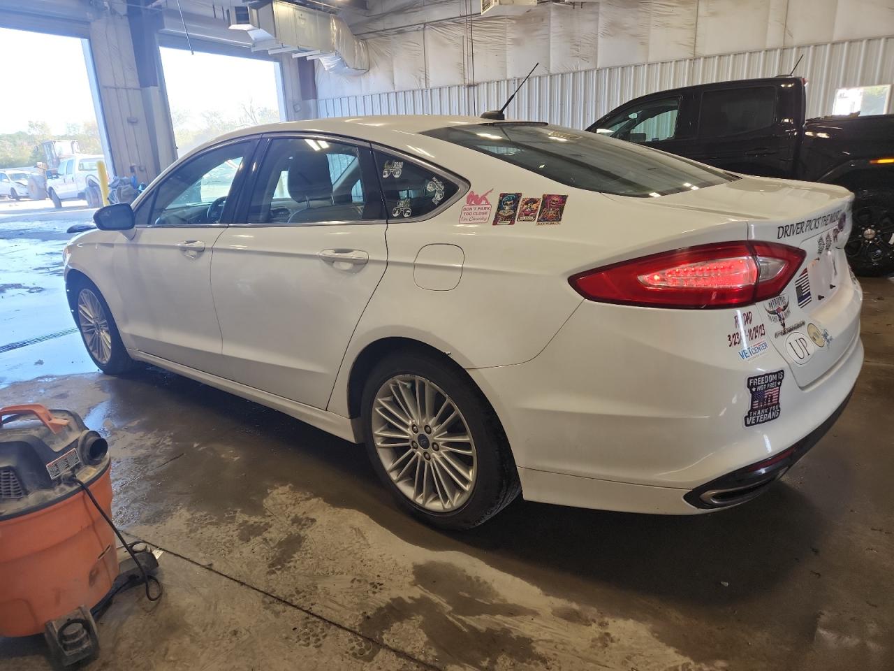 FORD FUSION SE