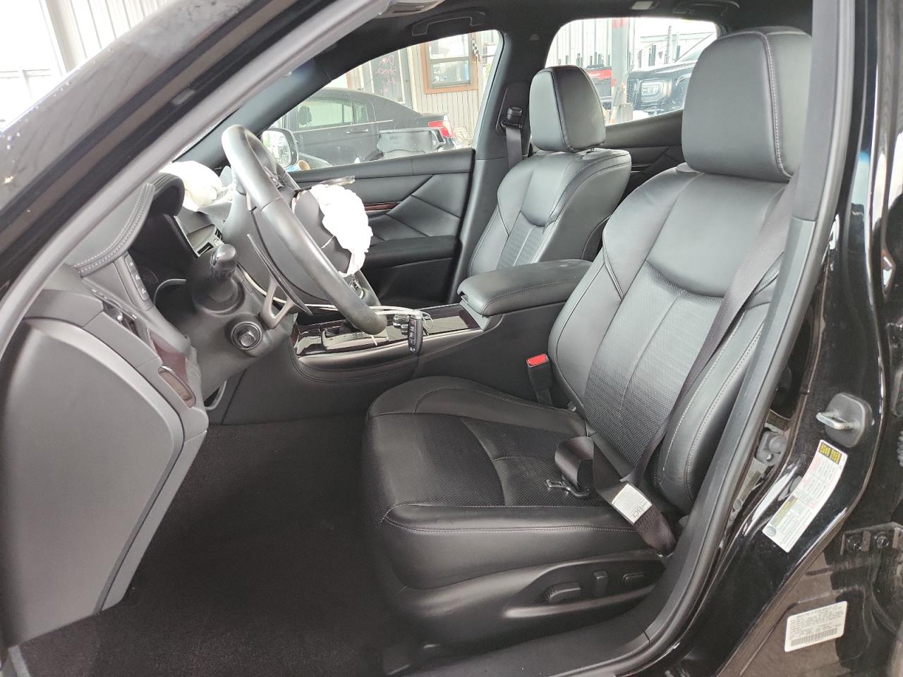 INFINITI Q70 3.7 LUXE