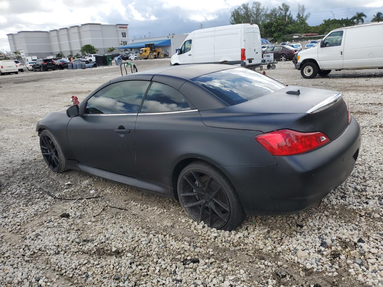 INFINITI Q60 BASE