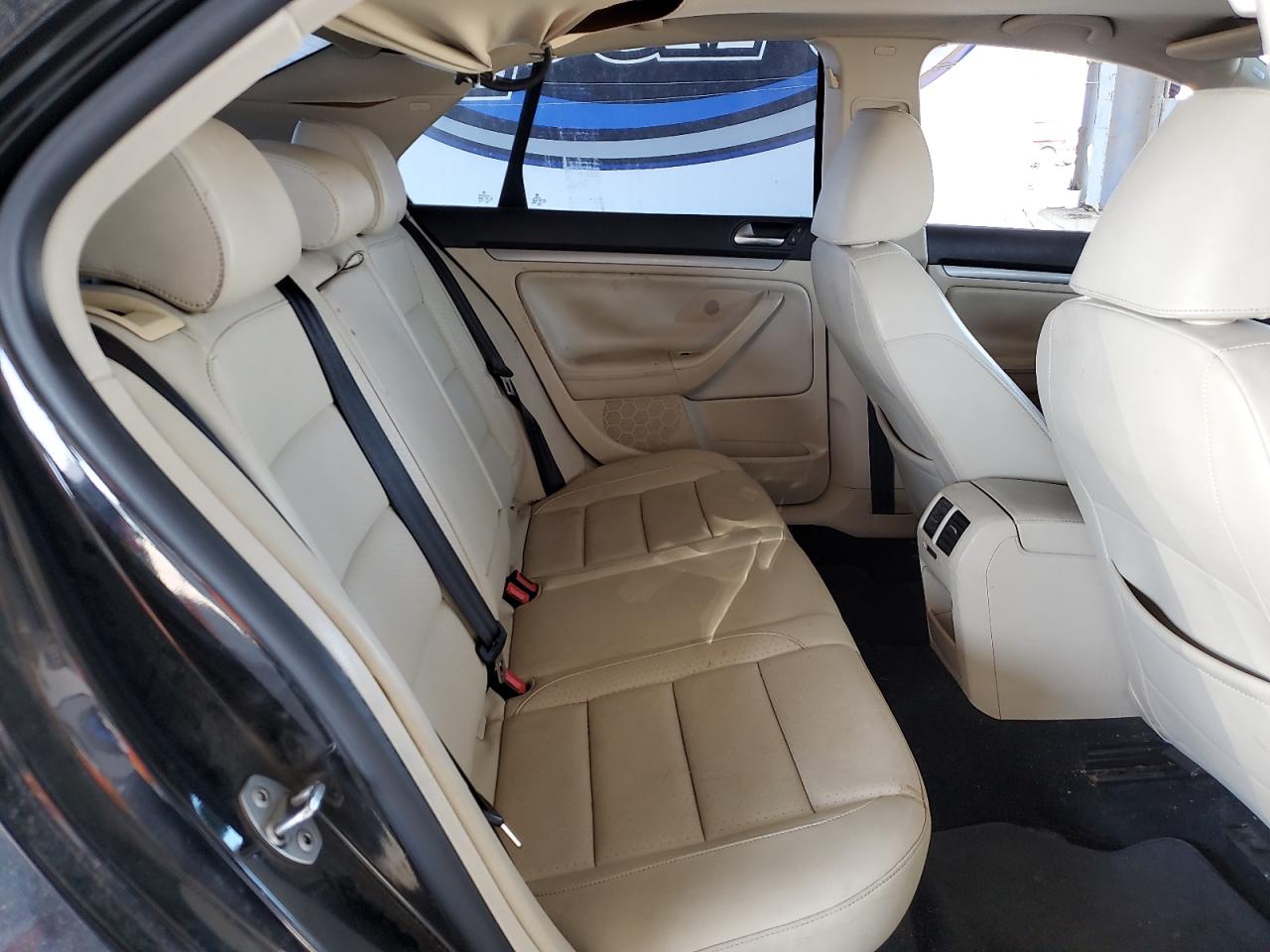 VOLKSWAGEN JETTA LIMITED