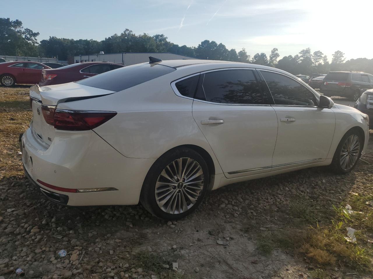 KIA CADENZA PREMIUM