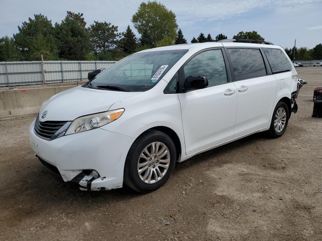 TOYOTA SIENNA XLE