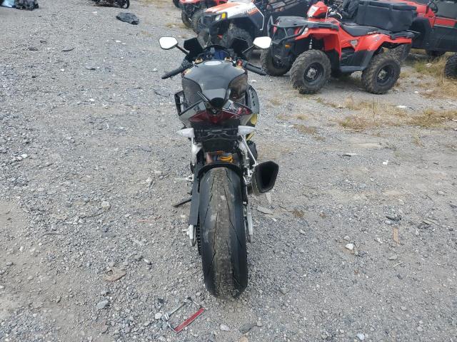 2022 APRILIA RSV4 1100 ZD4KYUB04NS000458