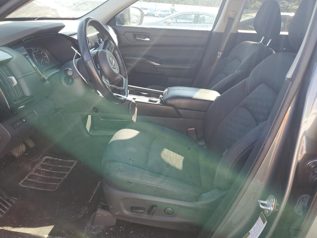 NISSAN PATHFINDER SV