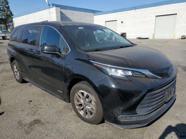2021 TOYOTA SIENNA LE 5TDKRKEC0MS047447