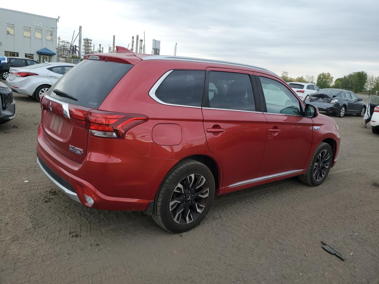 MITSUBISHI OUTLANDER SE