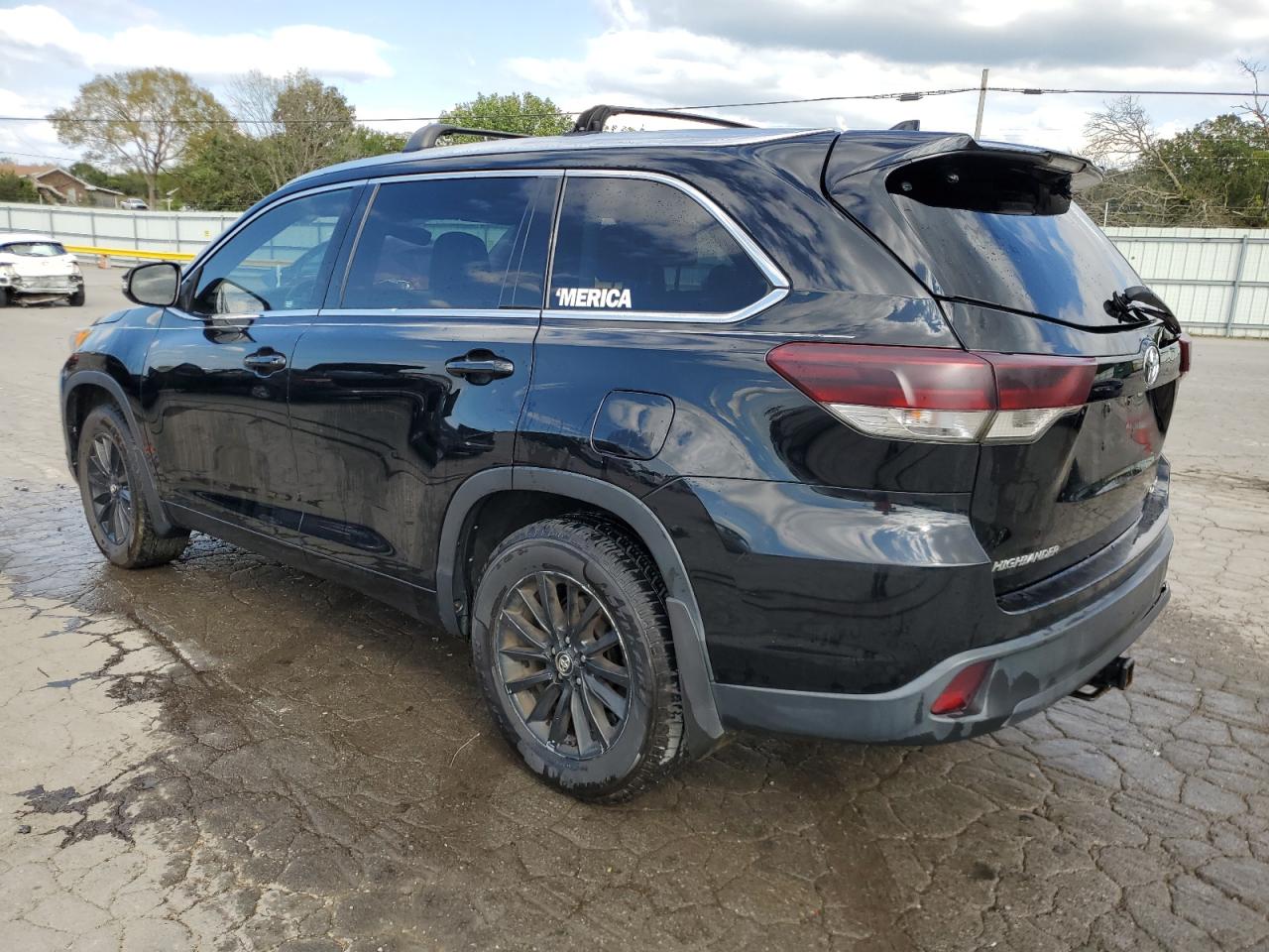 TOYOTA HIGHLANDER SE