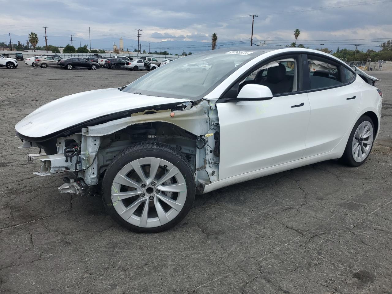 TESLA MODEL 3