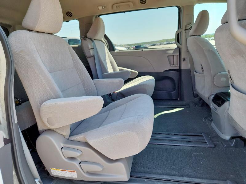 2017 TOYOTA SIENNA LE 5TDKZ3DC3HS850430