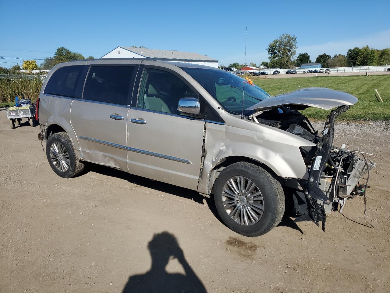 CHRYSLER TOWN & COUNTRY TOURING L