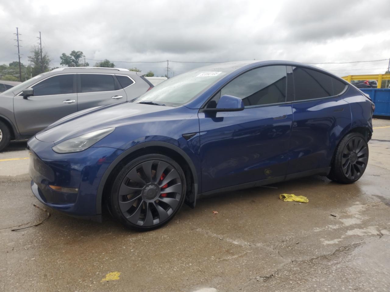TESLA MODEL Y