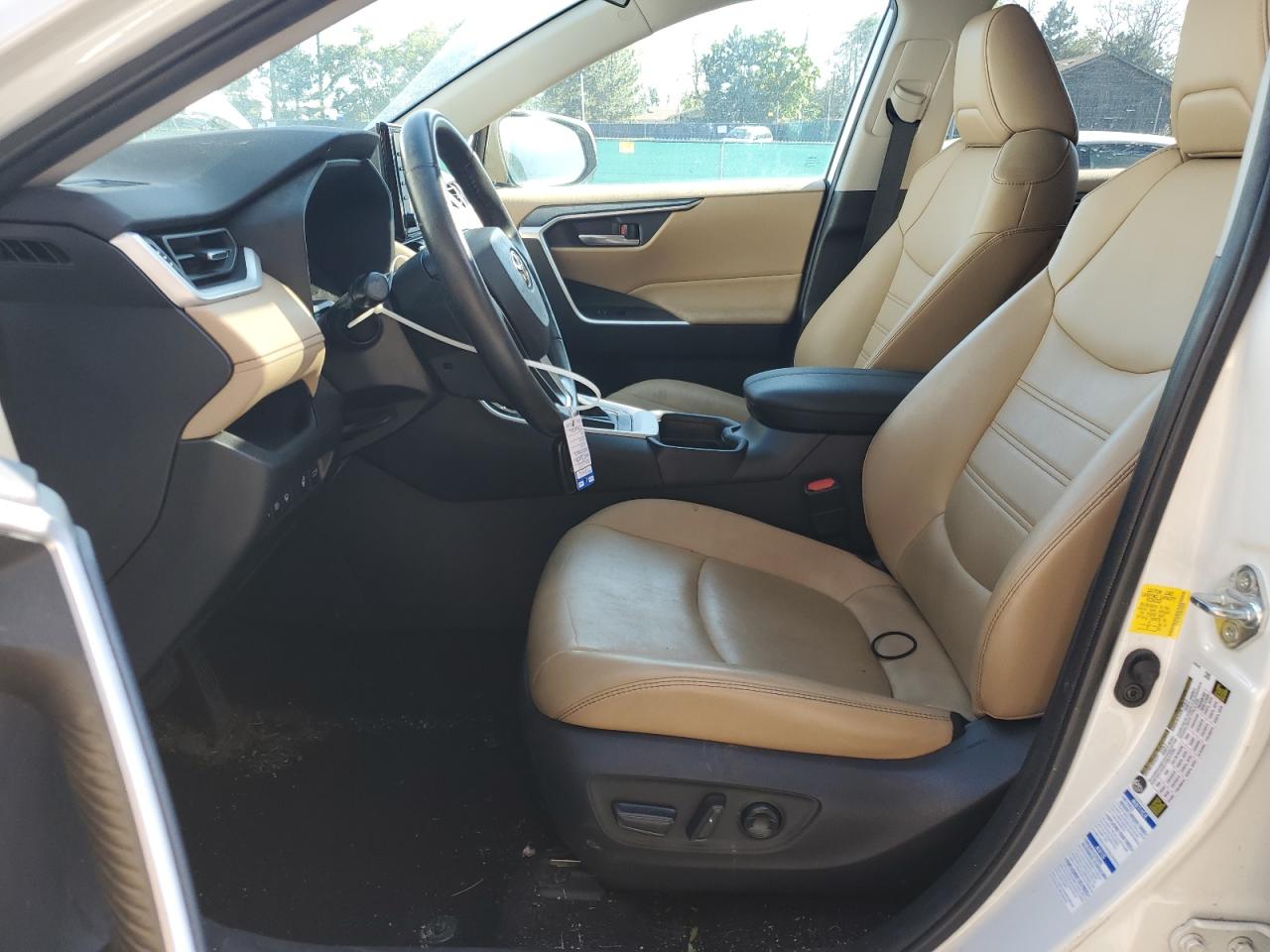 TOYOTA RAV4 XLE PREMIUM