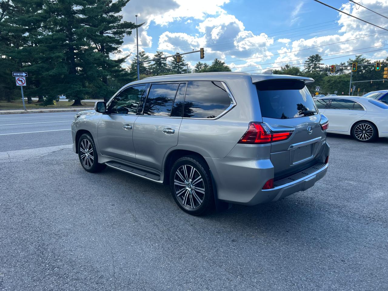 LEXUS LX 570