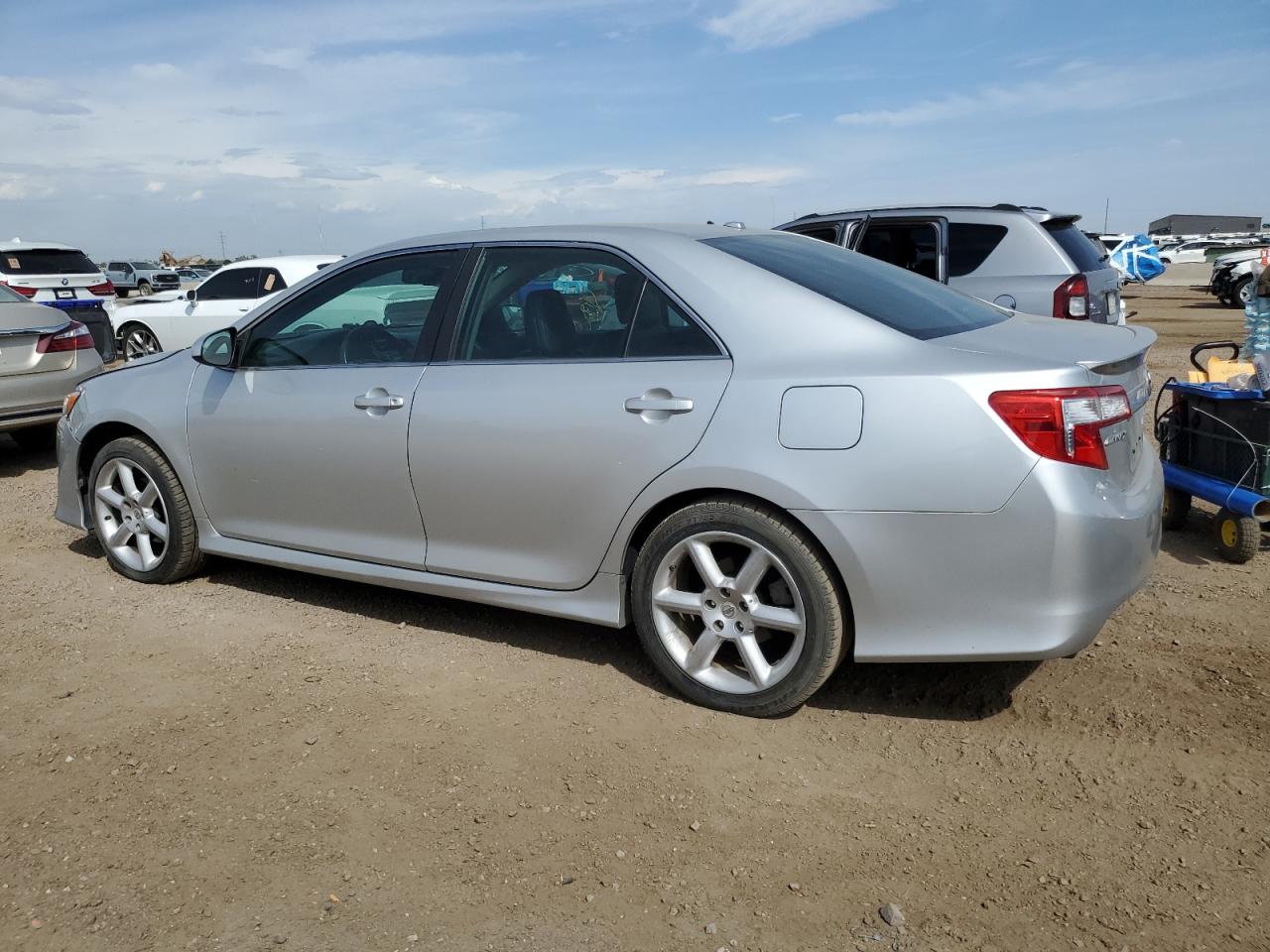 TOYOTA CAMRY SE