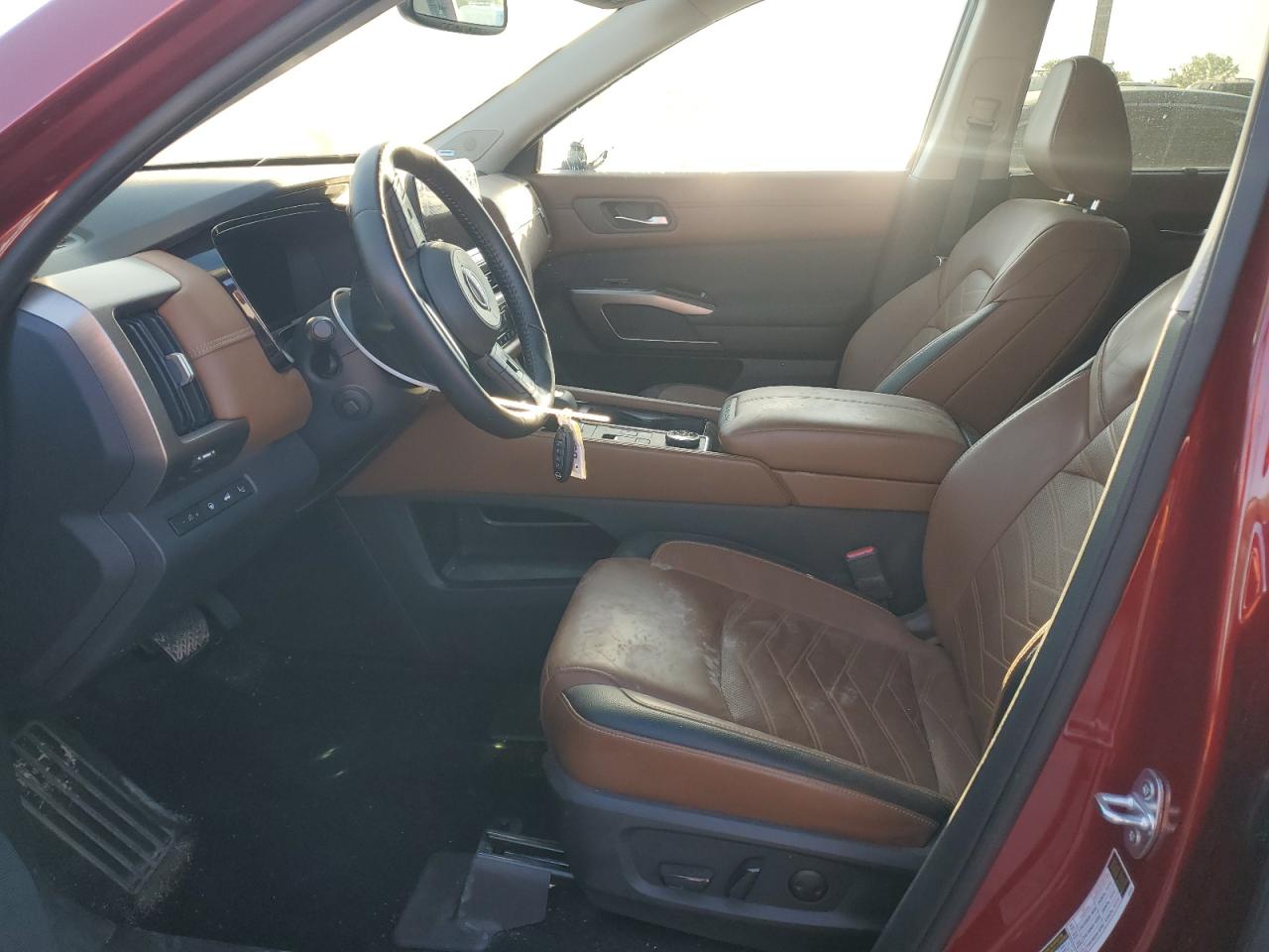 NISSAN PATHFINDER PLATINUM