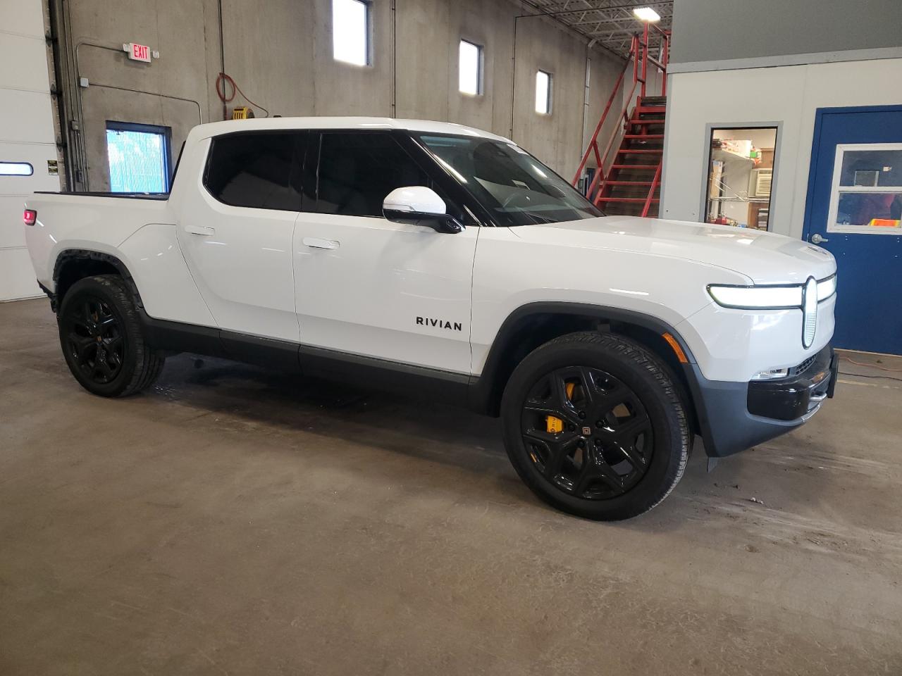 RIVIAN R1T ADVENTURE