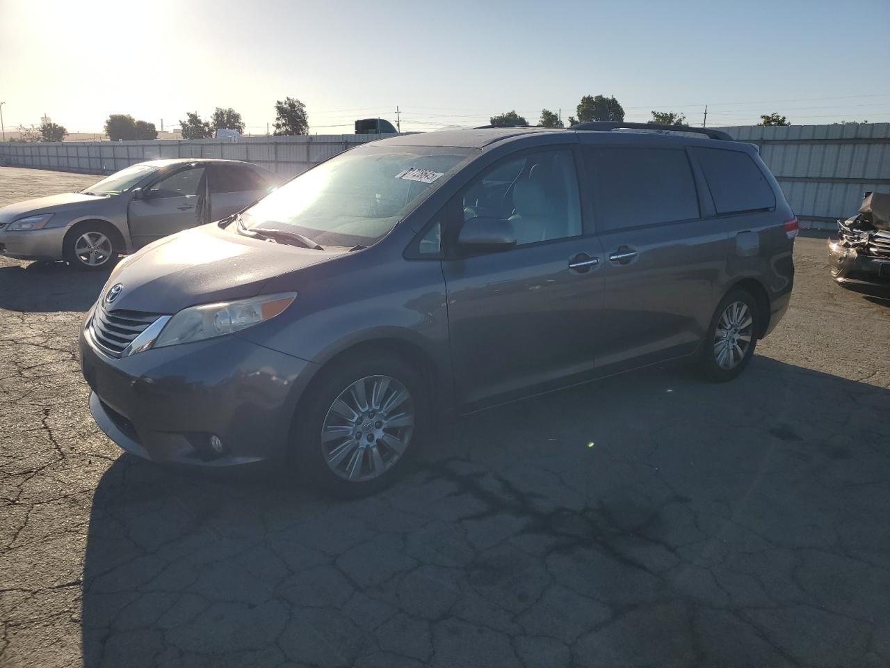 TOYOTA SIENNA XLE