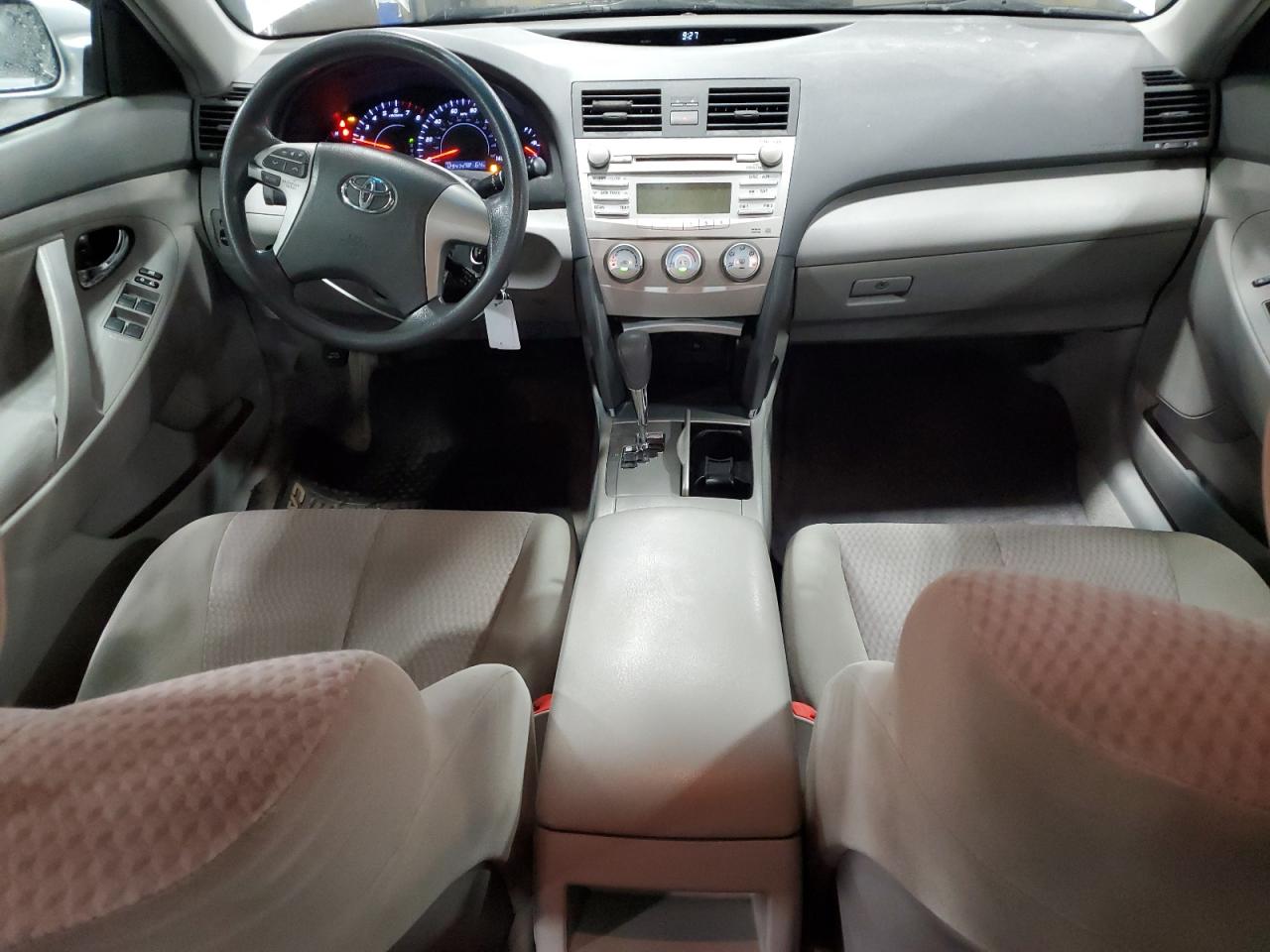 TOYOTA CAMRY BASE
