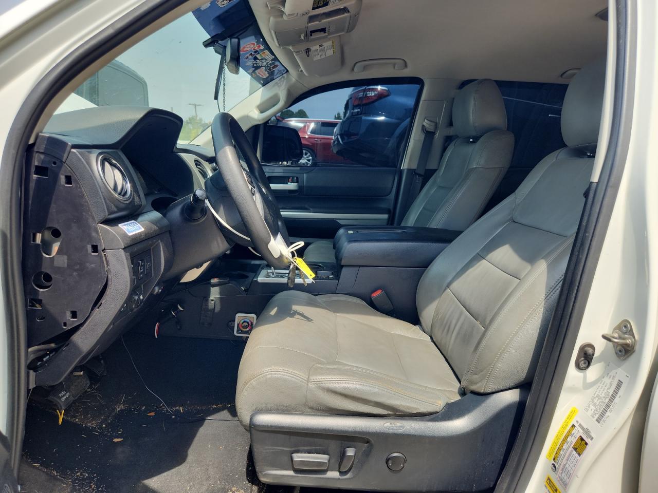 TOYOTA TUNDRA CREWMAX SR5