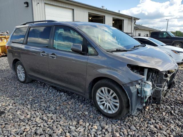 2017 TOYOTA SIENNA XLE 5TDYZ3DC9HS815028