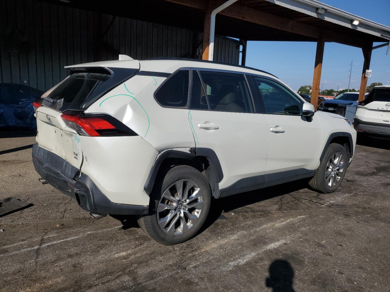 TOYOTA RAV4 XLE PREMIUM