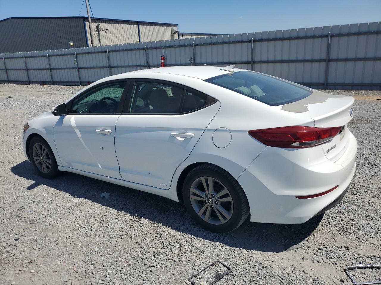 HYUNDAI ELANTRA SE