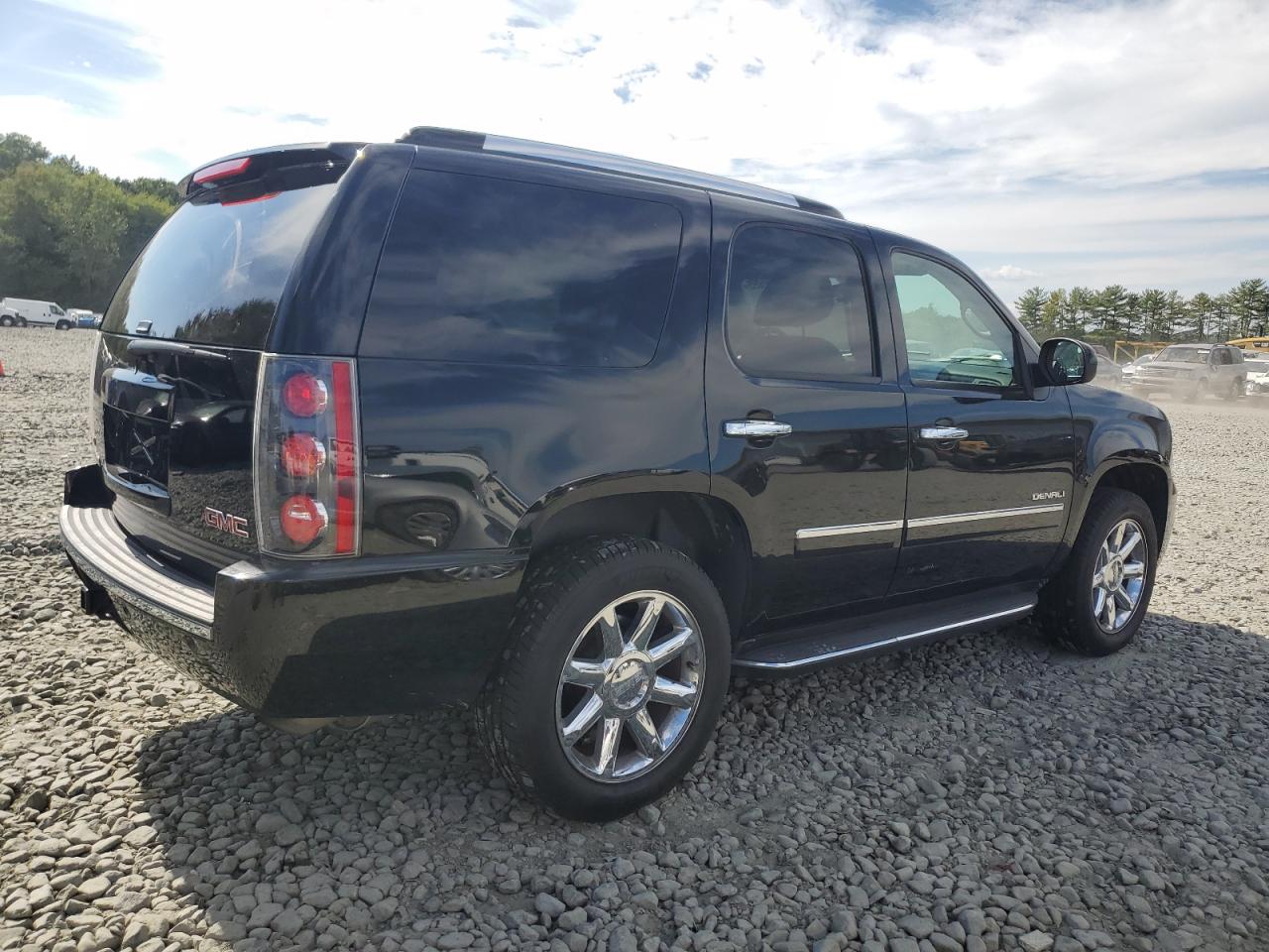 GMC YUKON DENALI