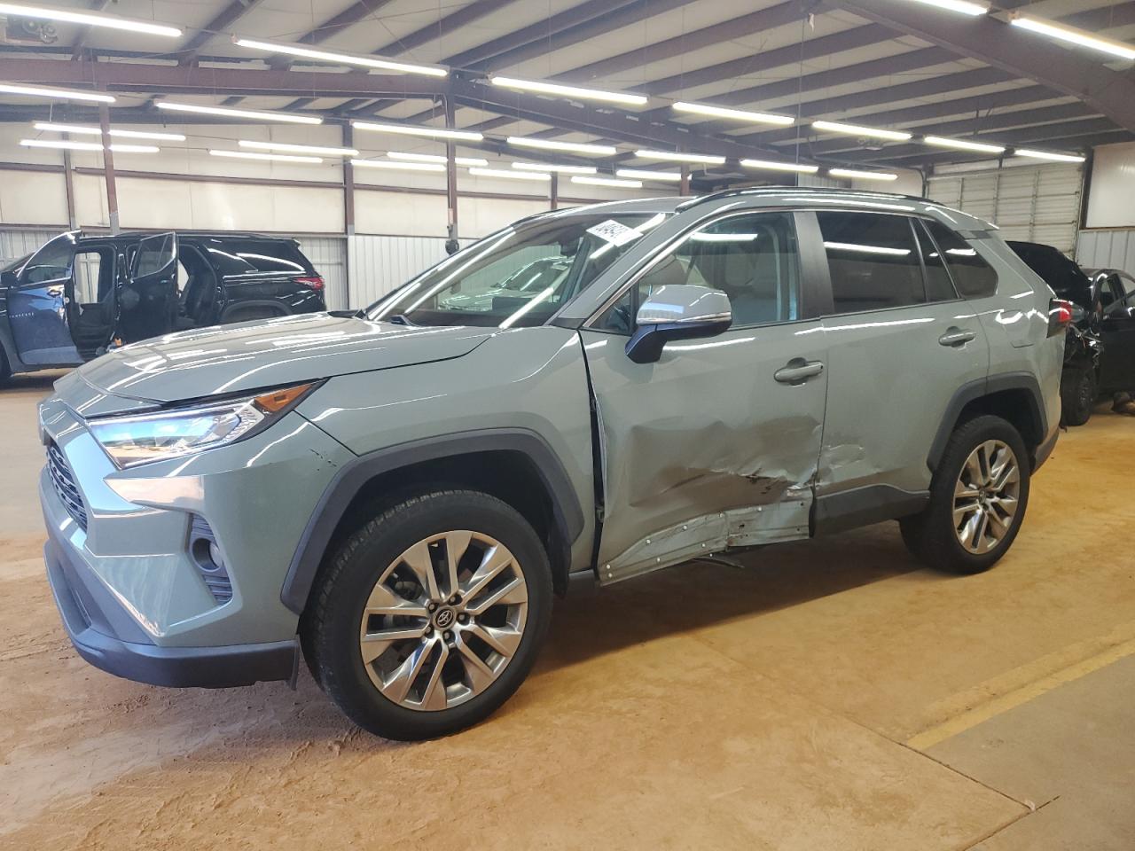 TOYOTA RAV4 XLE PREMIUM