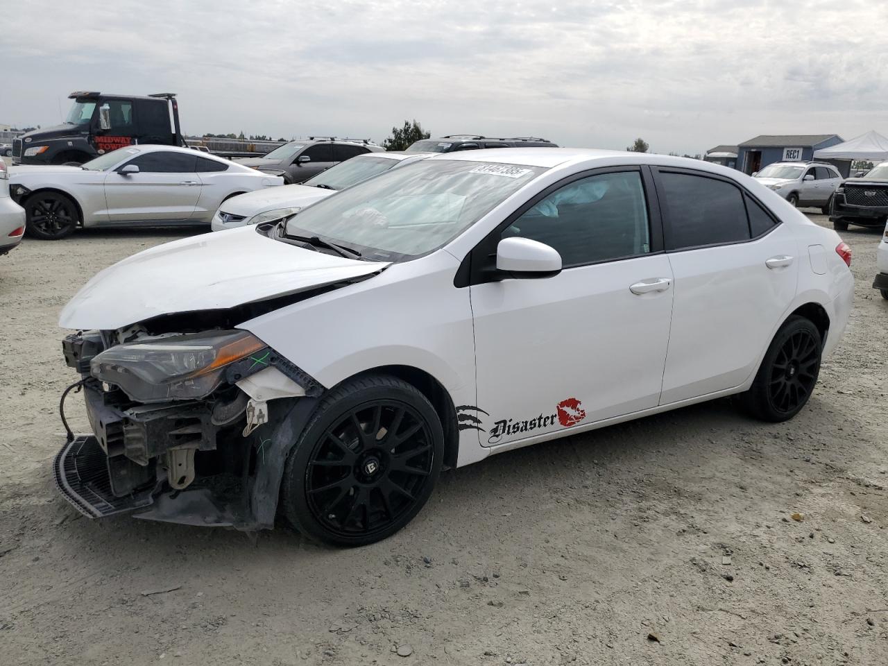 Lot #3316141217 2018 TOYOTA COROLLA L