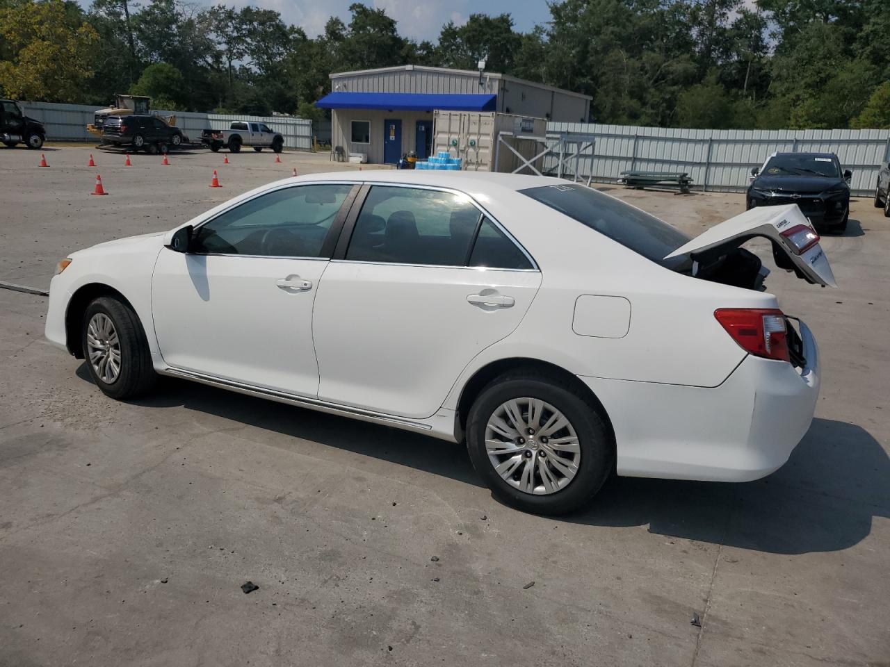 TOYOTA CAMRY L