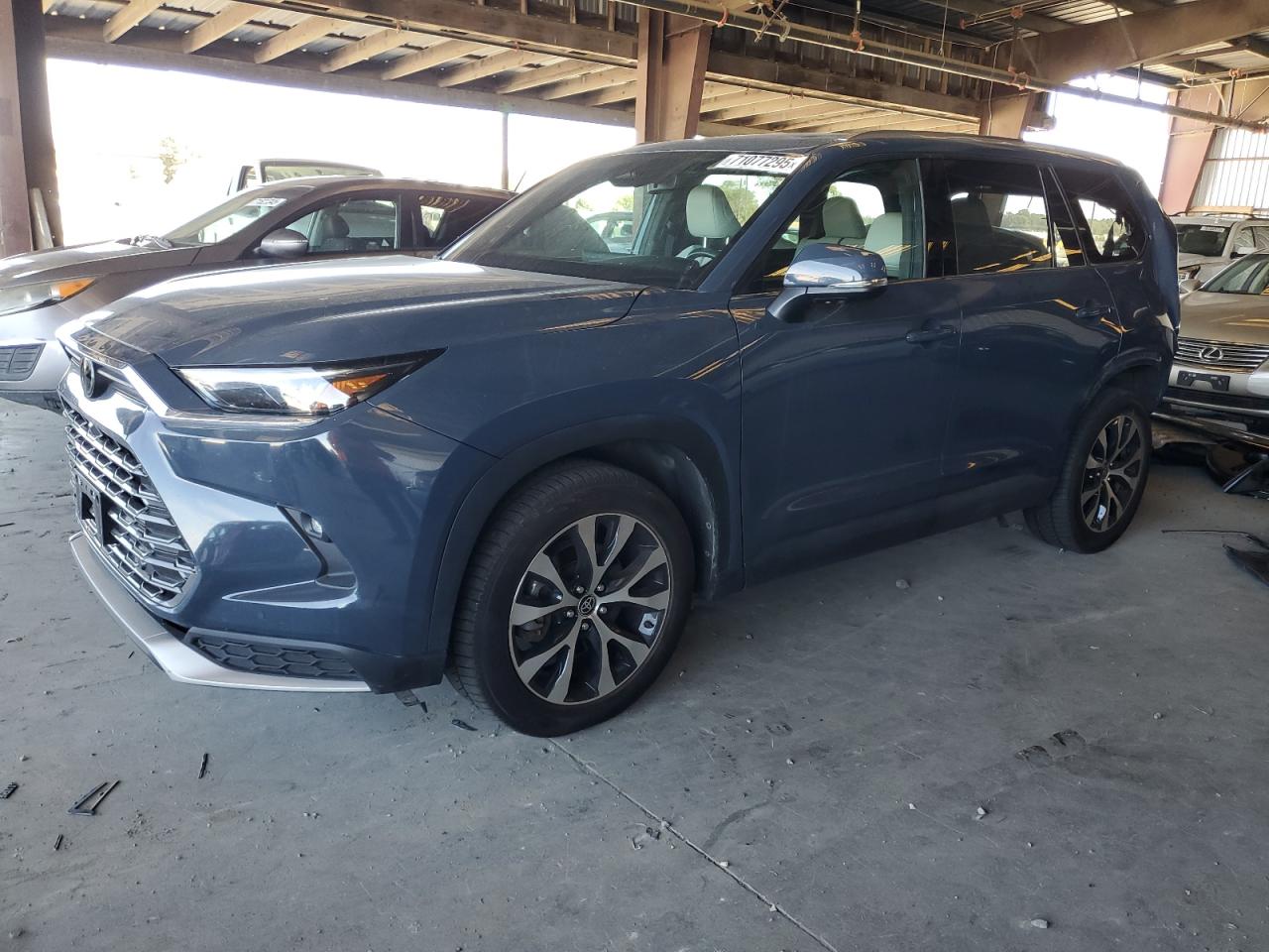 TOYOTA HIGHLANDER LIMITED