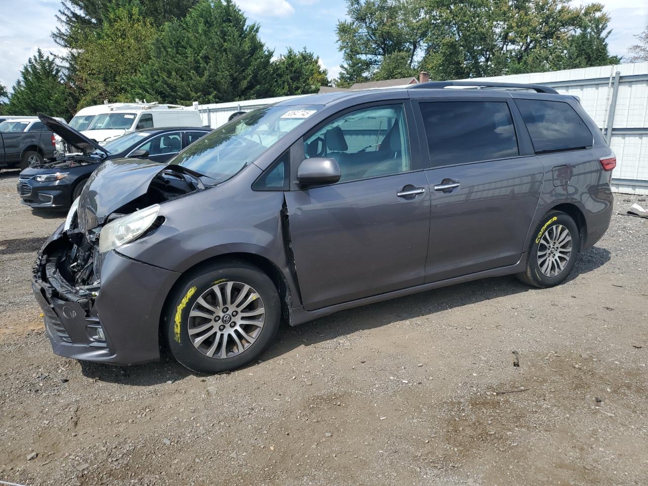 TOYOTA SIENNA XLE