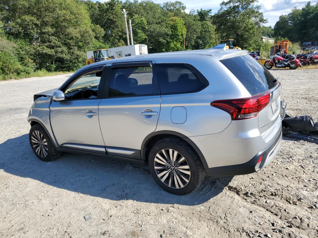 MITSUBISHI OUTLANDER SE