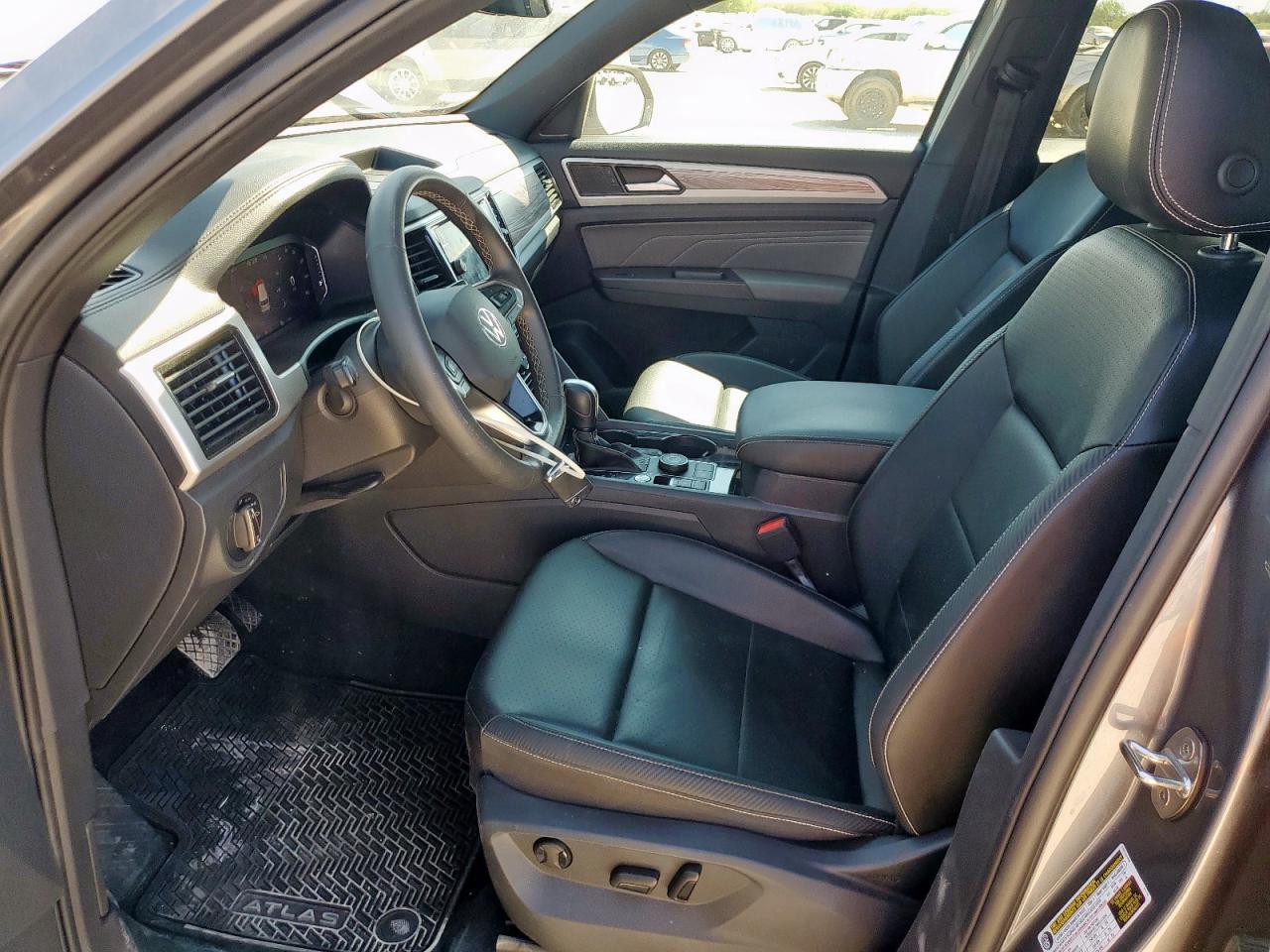 VOLKSWAGEN ATLAS CROSS SPORT SE