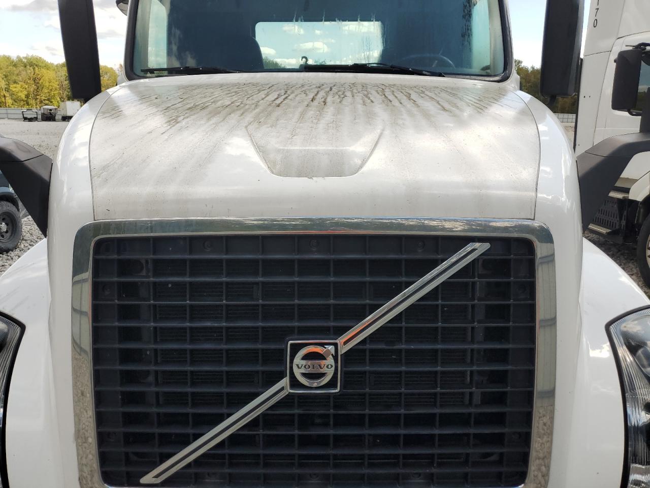 Lot #3286950797 2016 VOLVO VNL