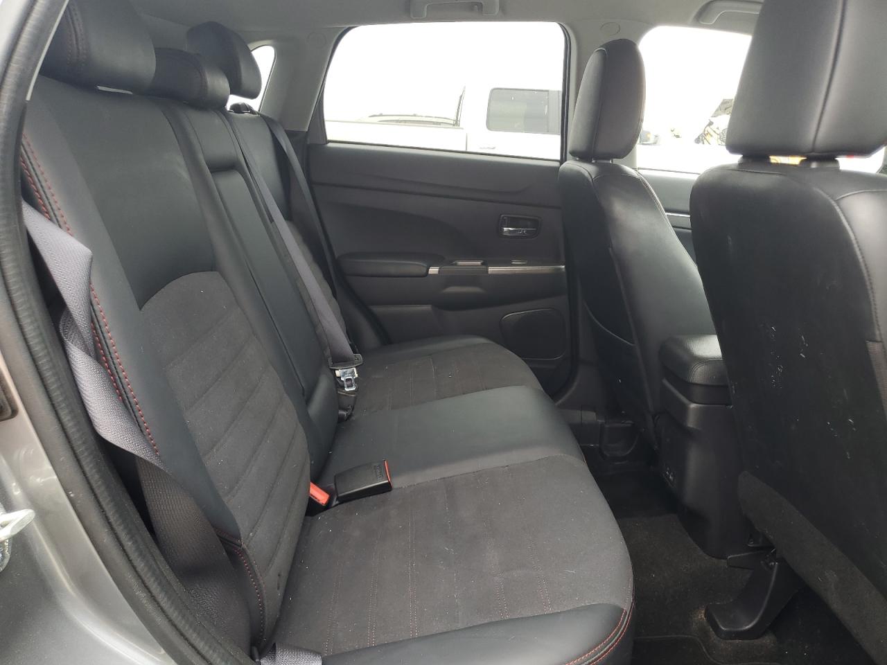 MITSUBISHI OUTLANDER S/SE