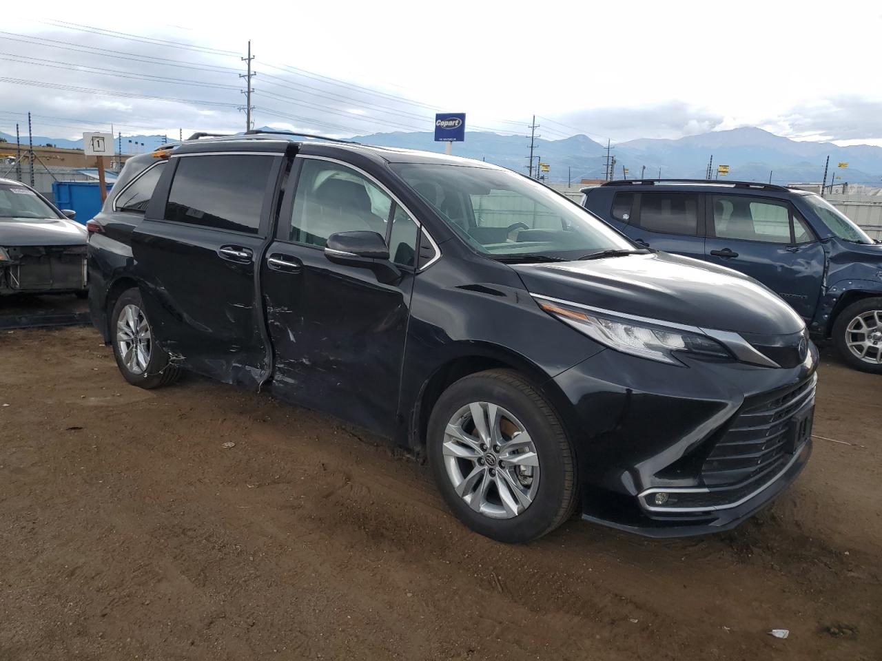 TOYOTA SIENNA LIMITED