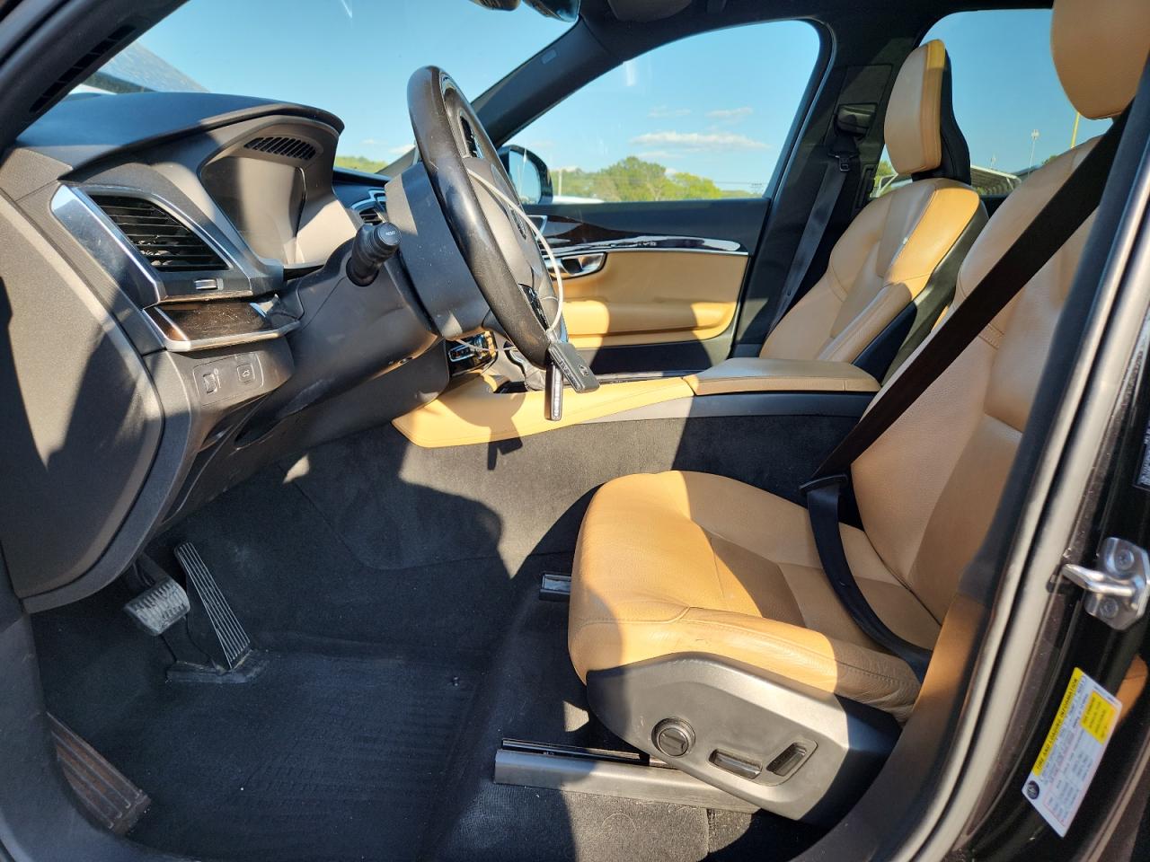 VOLVO XC90 T6 MOMENTUM