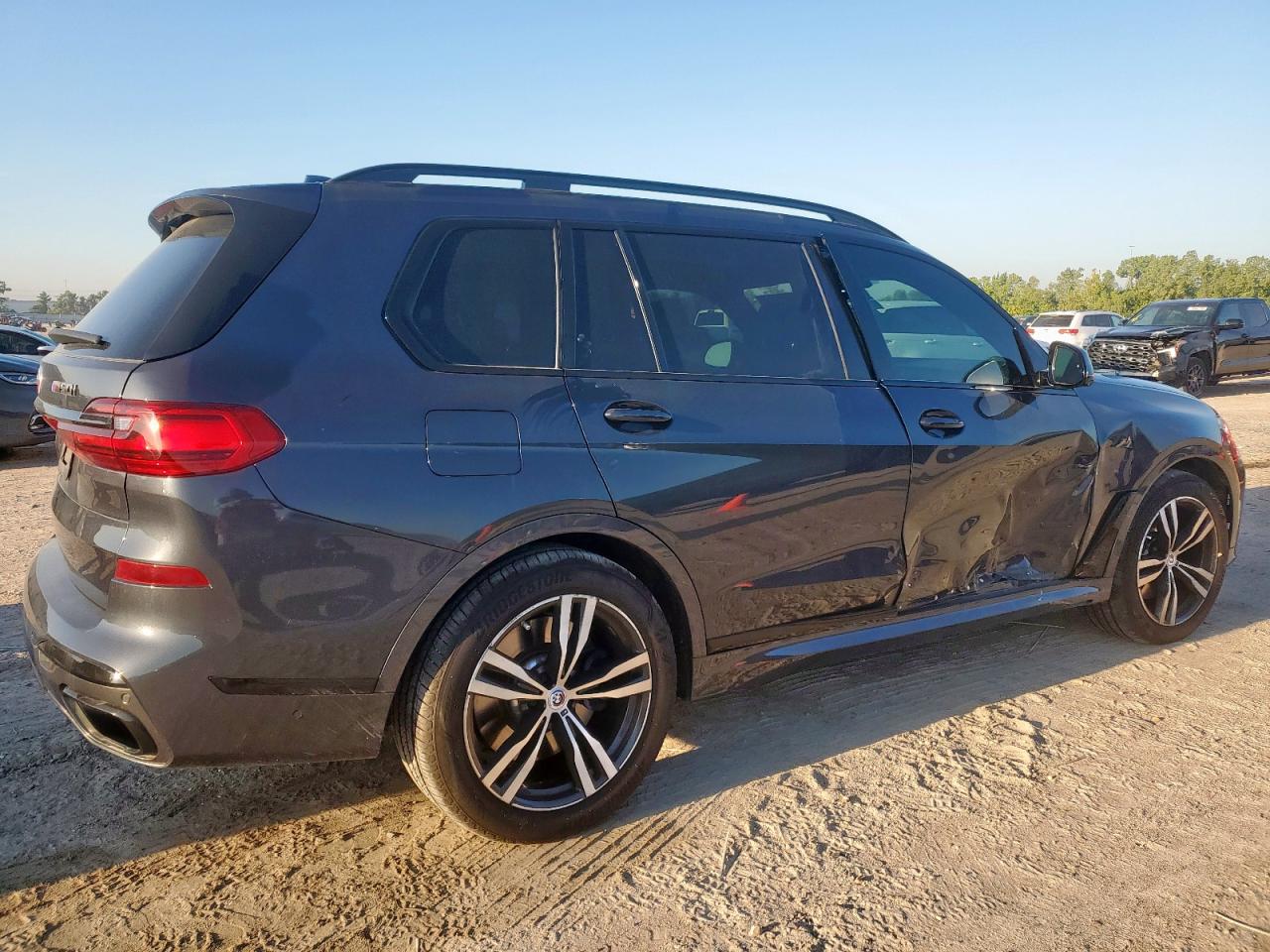 BMW X7 M50I