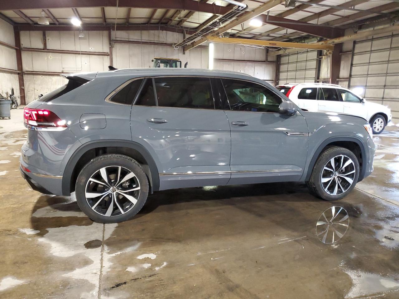 VOLKSWAGEN ATLAS CROSS SPORT SEL PREMIUM R-LINE