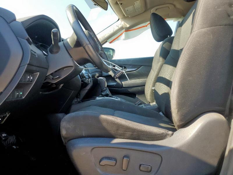 2018 NISSAN ROGUE S KNMAT2MT3JP549986