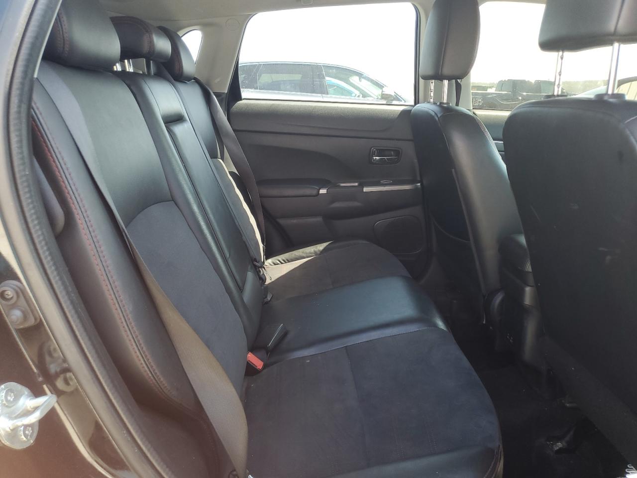 MITSUBISHI OUTLANDER ES