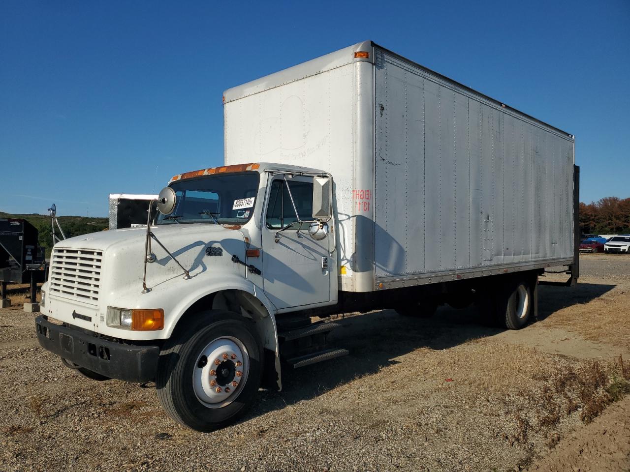 Lot #3237052029 2001 INTERNATIONAL 4000 4700