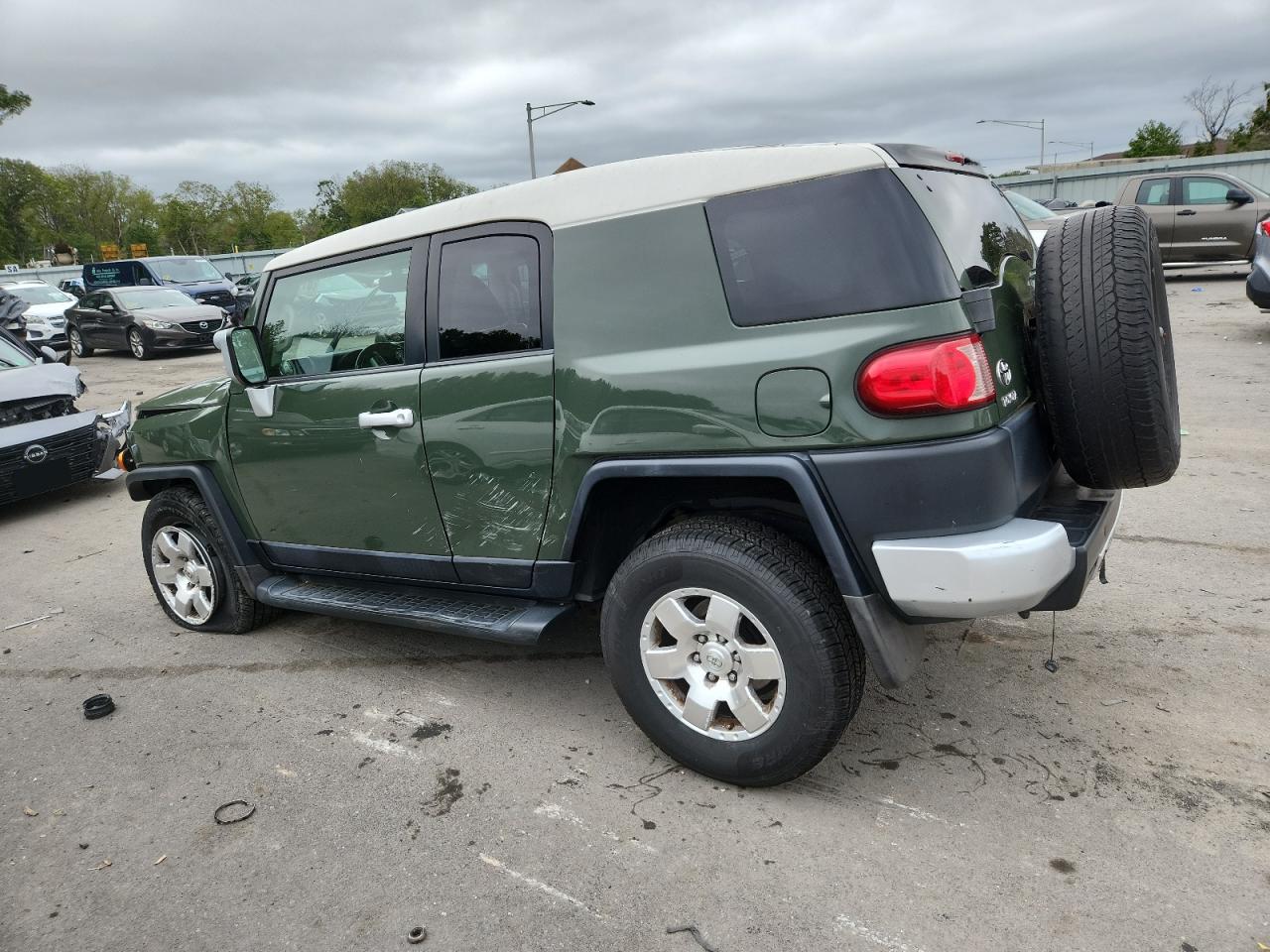 TOYOTA FJ CRUISER